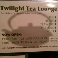 Foto tirada no(a) Twilight Tea Lounge por Jung K. em 11/26/2011