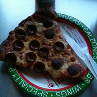 Снимок сделан в Berrafato&amp;#39;s Prima Pizza &amp;amp; Pasta пользователем Amy Lee D. 6/16/2012