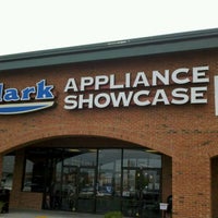รูปภาพถ่ายที่ Clark Appliance โดย Dave H. เมื่อ 8/20/2011
