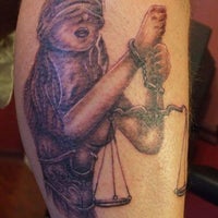 11/1/2011にKayla S.がVivid Tattooで撮った写真
