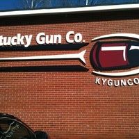 Das Foto wurde bei The Kentucky Gun Co. von Tom M. am 3/10/2012 aufgenommen