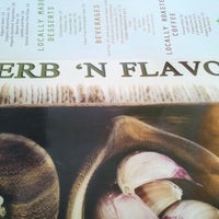 Foto scattata a Herb &amp;#39;n Flavors da Vanessa O. il 3/4/2012