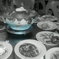 Photo taken at Cha-Bar Hot Plate by Sunny Y. on 1/2/2012