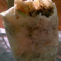 1/6/2012 tarihinde Art P.ziyaretçi tarafından El Famous Burrito'de çekilen fotoğraf