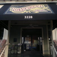 รูปภาพถ่ายที่ Revolution Pizza And Ale House โดย Bill เมื่อ 3/11/2012