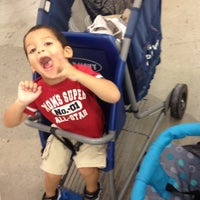 Photo taken at Old Navy by Safdar T. on 7/28/2012