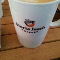 Photo taken at Gloria Jeans Coffees by Renos M. on 1/2/2012