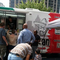 Photo taken at Food Truck Friday @ Atlantic Station by Hoopstarrr on 8/10/2012