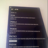 Photo taken at Fakultas Kesehatan Masyarakat by Anton L. on 10/18/2011