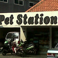 Photo taken at GM Pet Shop &amp;amp; Grooming Center Kemang by Milazen M. on 9/7/2011