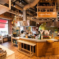 Foto scattata a Marketplace da The Village Петербург il 8/15/2012