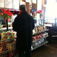 รูปภาพถ่ายที่ Bully&amp;#39;s Deli โดย Jon S. เมื่อ 12/21/2010