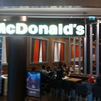 Photo taken at McDonald&amp;#39;s by Juãnou C. on 8/1/2011