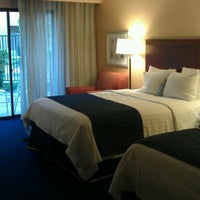 Photo taken at Courtyard by Marriott Las Vegas Convention Center by Jose G. on 5/27/2012