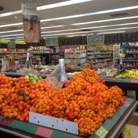 Photo taken at 龍聖超級市場 Grant&amp;#39;s Food Mart by Matt Z. on 1/6/2012