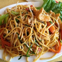 6/19/2012 tarihinde Jim E.ziyaretçi tarafından Red Kwali Restaurant'de çekilen fotoğraf