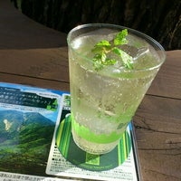 Photo taken at HAKUSHU MIDPARK CAFE (森香るハイボール) by Yukihiro Y. on 9/25/2011