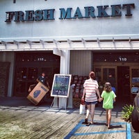 Foto tirada no(a) The Fresh Market por Rus S. em 8/2/2012