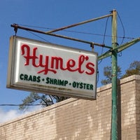 Снимок сделан в Hymel&amp;#39;s Seafood Restaurant пользователем Scott &amp;amp; Heather P. 3/14/2012