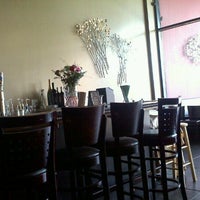 รูปภาพถ่ายที่ The Novel Cafe โดย Stacey R. เมื่อ 2/12/2012