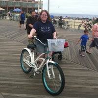 8/19/2012에 Mary J.님이 Asbury Park Cyclery에서 찍은 사진