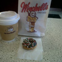 Photo taken at Winchell&amp;#39;s Donuts by Kwin d. on 12/7/2011