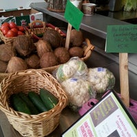 4/4/2012 tarihinde Lenna J.ziyaretçi tarafından Hawthorne Homemade Marketplace'de çekilen fotoğraf
