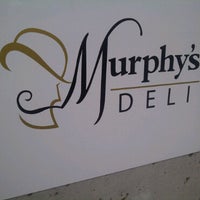 รูปภาพถ่ายที่ Murphy&amp;#39;s Deli โดย Matt M. เมื่อ 3/15/2011