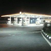 Foto scattata a Shell Bandar Mahkota Cheras da Ahmad S. il 3/31/2012