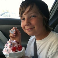 Photo taken at Desert Swirl Frozen Yogurt and Ice Cream by Christie J. on 4/26/2012