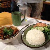 Photo taken at Zesty Vietnamese Restaurant by Anna L. on 2/20/2012