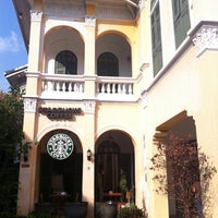 Photo taken at Starbucks by chidchanok on 3/19/2012
