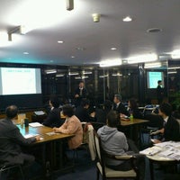 Photo taken at 青山丸八倶楽部 by Hachidai O. on 3/26/2012