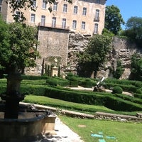 Photo taken at Château d&amp;#39;Entrecasteaux by Maxi Recrea on 6/9/2012