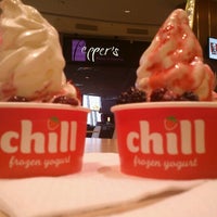 Photo taken at Chill Frozen Yogurt by Kalisto on 7/24/2012