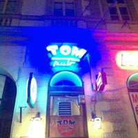 Photo prise au Tom Pub par Simon P. le8/25/2012