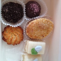 รูปภาพถ่ายที่ Patty Cakes Bakery โดย Joanna เมื่อ 7/28/2012