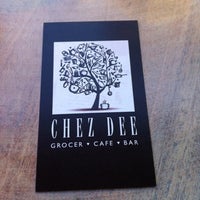 รูปภาพถ่ายที่ Chez Dee โดย Greg เมื่อ 7/28/2012