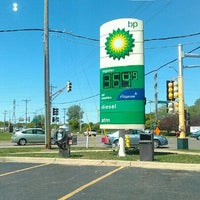 รูปภาพถ่ายที่ BP โดย Bernadette H. เมื่อ 5/12/2012