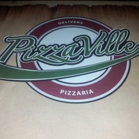 รูปภาพถ่ายที่ Pizza Ville โดย Rodrigo S. เมื่อ 8/19/2012