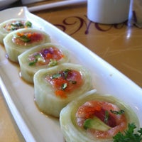 Снимок сделан в Midori Sushi пользователем Jenny B. 4/9/2012