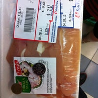 Photo taken at NTUC FairPrice by Mohd Helmi on 8/5/2012