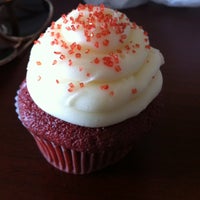 5/18/2012 tarihinde Chelsey O.ziyaretçi tarafından Sweet! Bakery &amp;amp; Tea House'de çekilen fotoğraf