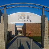 Снимок сделан в Chapel Hill Mall пользователем JaOntae P. 8/30/2012