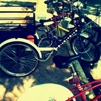 Photo taken at Ecobici 70 (Foro Lindbergh) by Caminαλεχ 🚶 on 8/8/2012