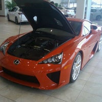 รูปภาพถ่ายที่ Stevinson Lexus Of Frederick โดย Alex T. เมื่อ 2/10/2012