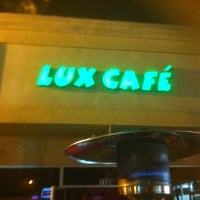 รูปภาพถ่ายที่ Lux Cafe โดย S เมื่อ 6/16/2012