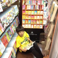 Photo taken at ร้านนายอินทร์ (Naiin) by Gaam P. on 5/27/2012