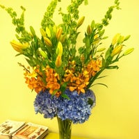 รูปภาพถ่ายที่ dr delphinium designs &amp;amp; events florist โดย Angelica O. เมื่อ 7/9/2011