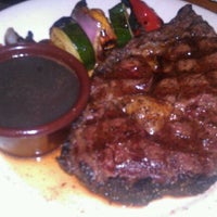 Photo taken at Outback Steakhouse by Paolo S. on 8/28/2011